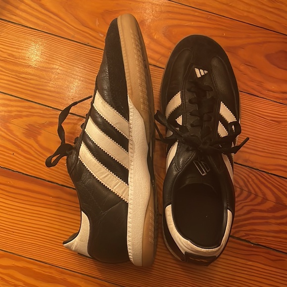 Adidas Black Samba sneakers - Picture 2 of 4